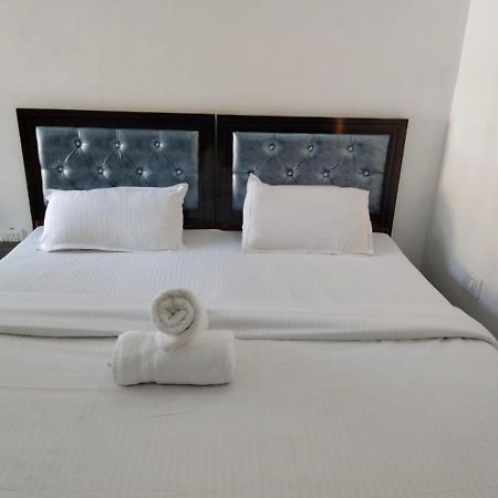 Hotel Paradise Palm Rishīkesh Buitenkant foto