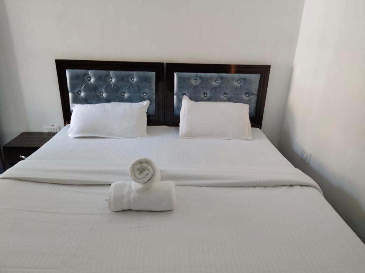 Hotel Paradise Palm Rishīkesh Buitenkant foto
