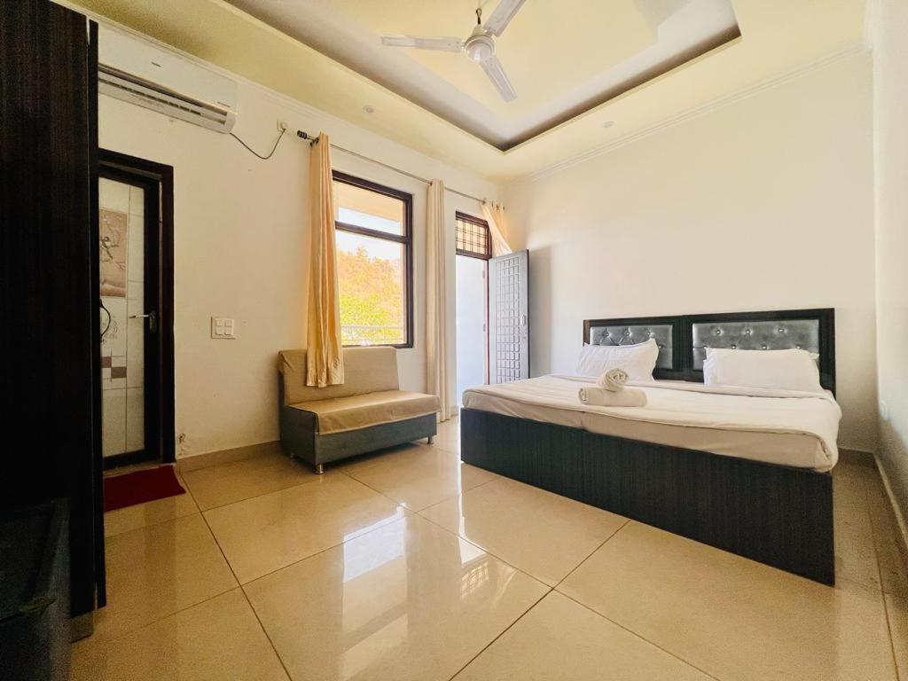 Hotel Paradise Palm Rishīkesh Buitenkant foto