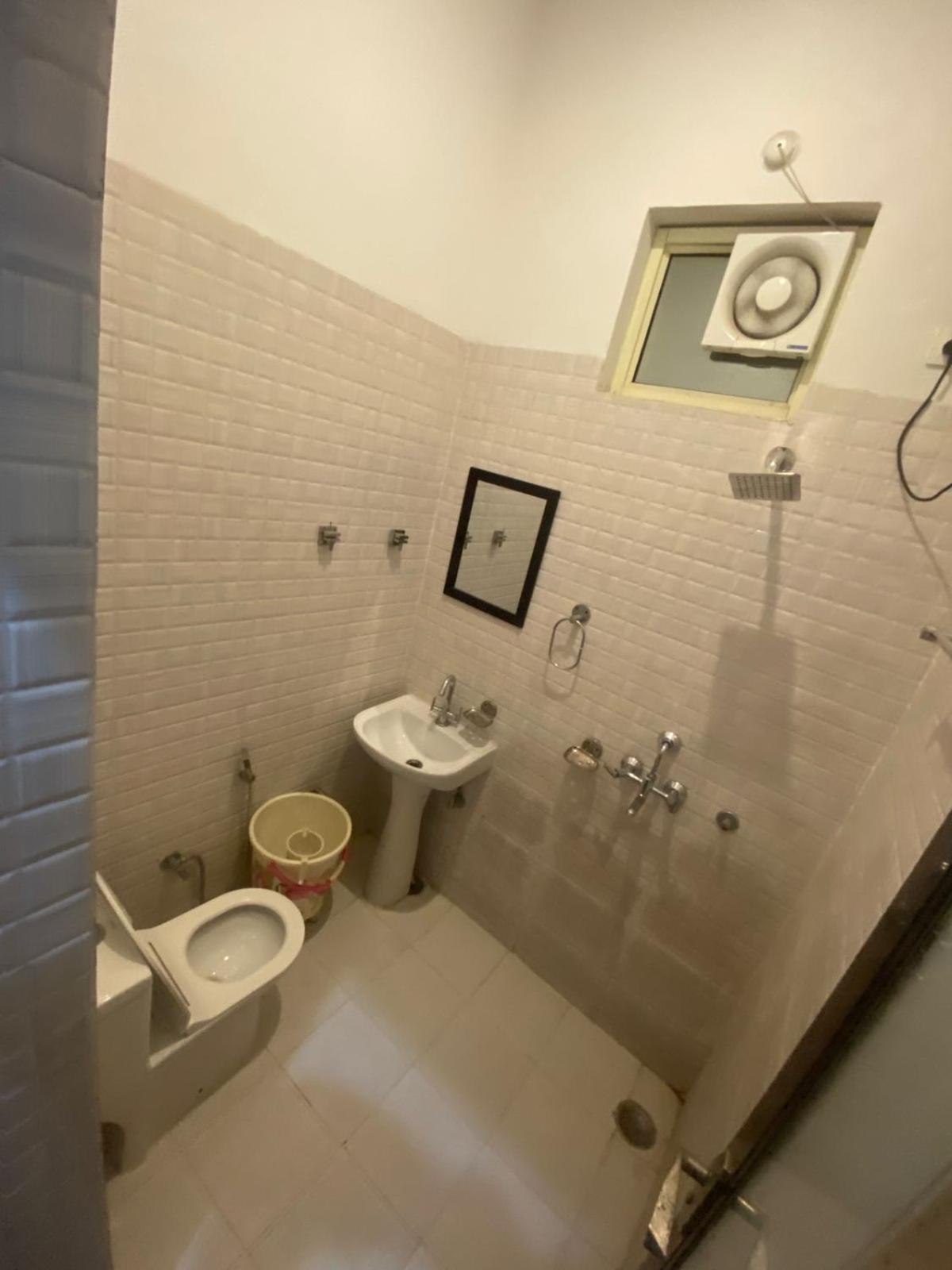 Hotel Paradise Palm Rishīkesh Kamer foto
